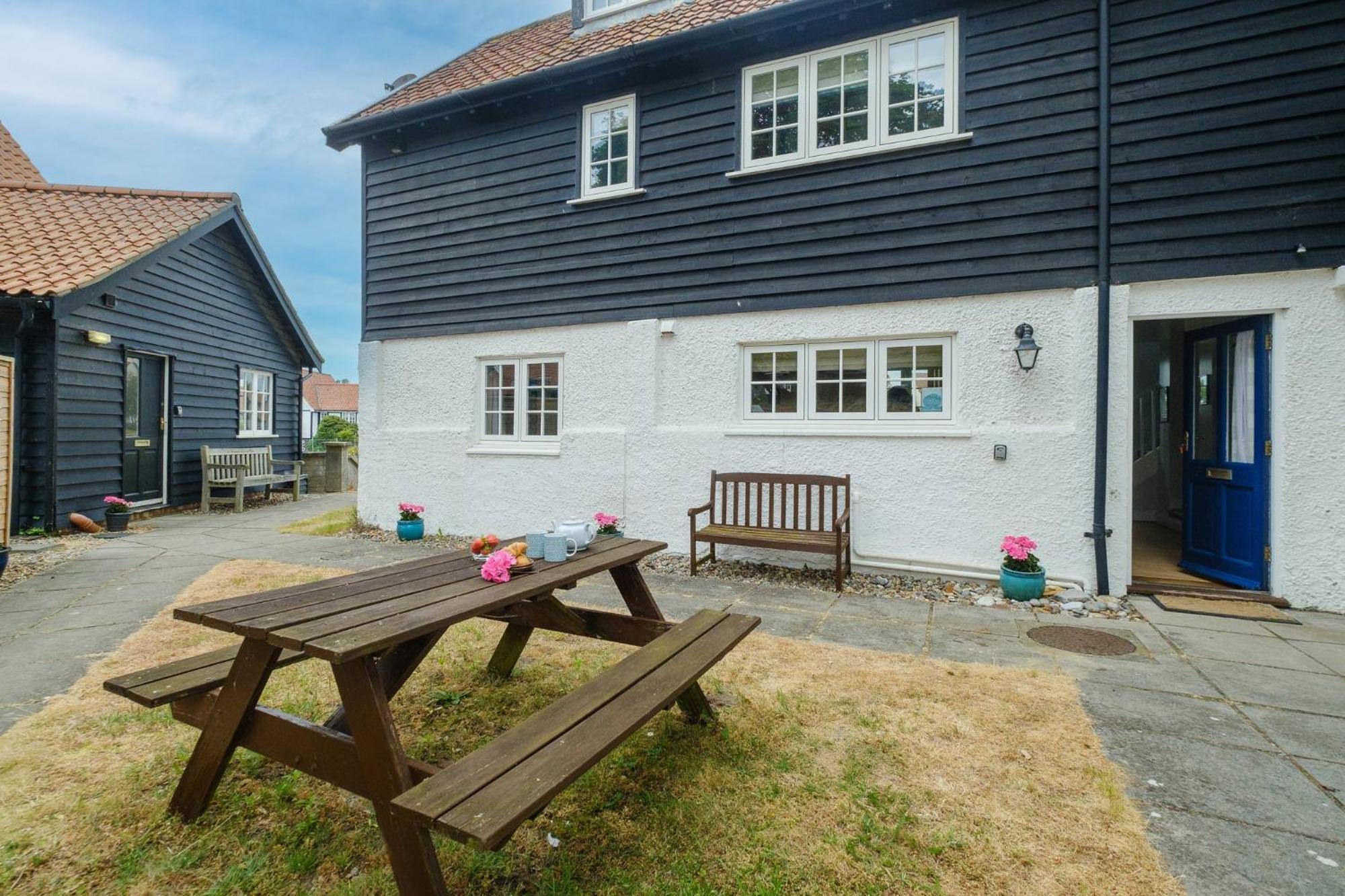 2 Ogilvie Lodge Thorpeness Exterior photo